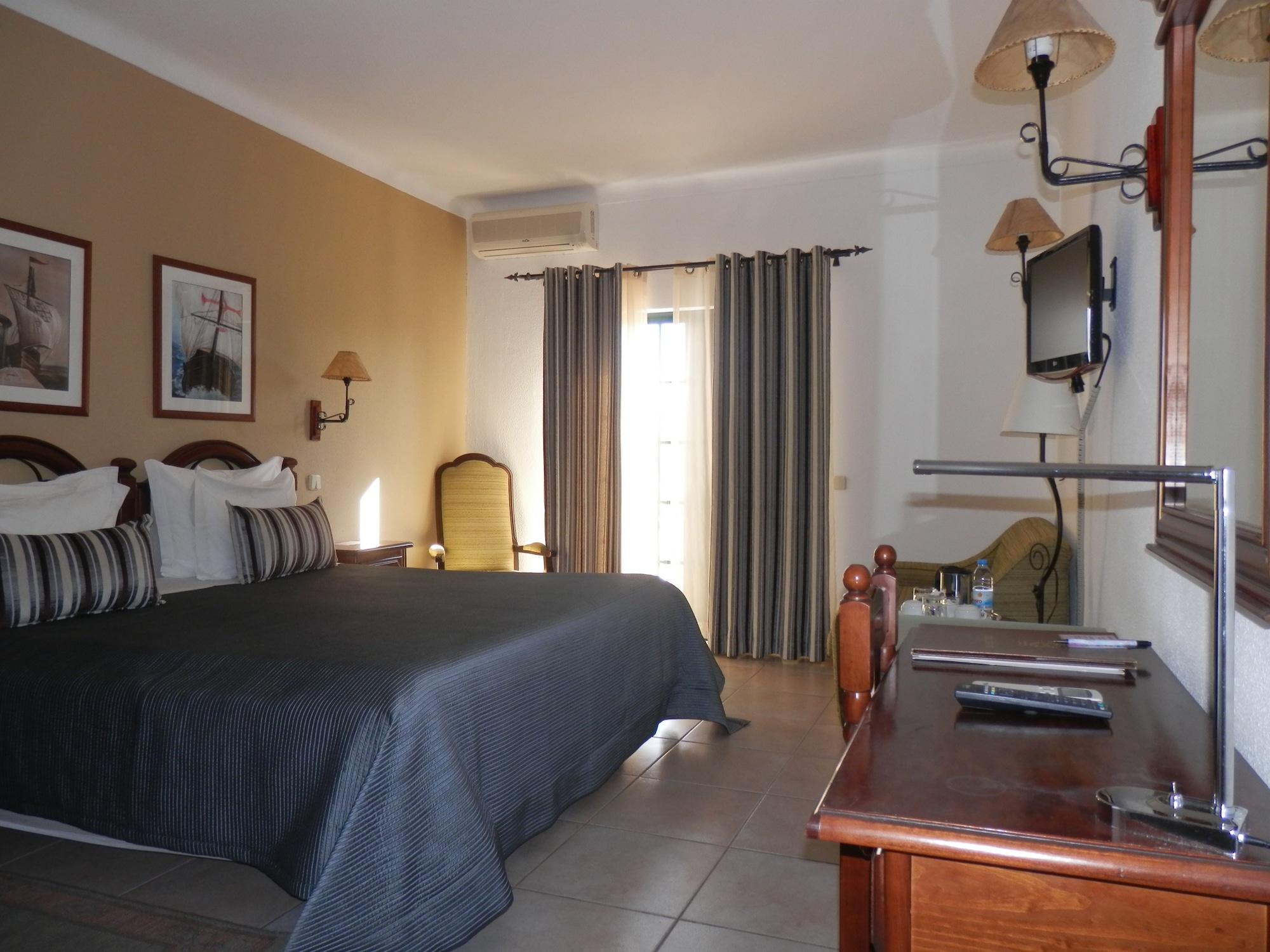 Solar De Mós Hotel